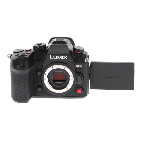 LUMIX GH6